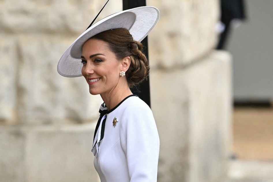 chega ao Desfile da Guarda Montada para o Desfile de Aniversário do Rei "Trooping the Colour" em Londres,