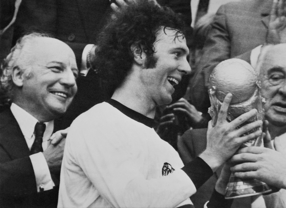 As seleções de Argentina e Alemanha são as maiores vencedores de Copa a partir de 1974, quando novo troféu foi instituído