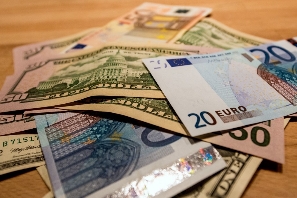 Dólar volta a subir em relação a moedas globais com fator Trump