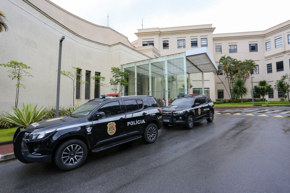 Carros da Polícia Civil