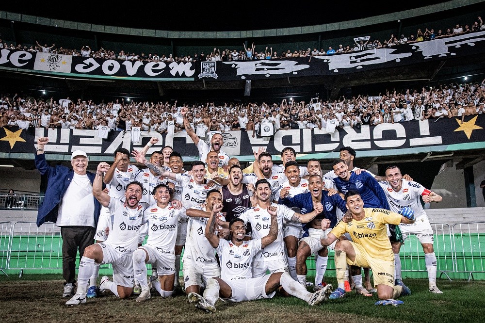 Santos conquista título da Série B sem jogar, mas comemora de maneira discreta
