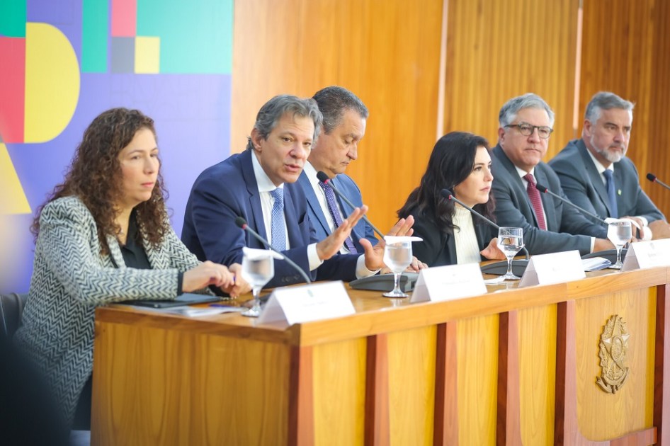 Esther Dweck, Fernando Haddad, Rio Costa, Simone Tebet, Alexandre Padilha e Paulo Pimenta participam de entrevista coletiva sobre o ajuste fiscal