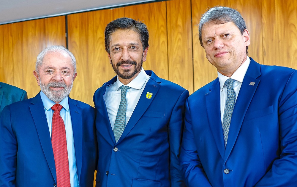 Ao lado de Nunes e Tarcísio, Lula assina empréstimo de R$ 10,65 bilhões para infraestrutura e mobilidade urbana em SP