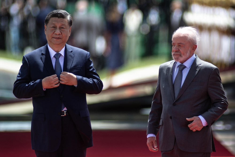 Lula e Xi Jinping se encontram em Brasília e discutem relações comerciais