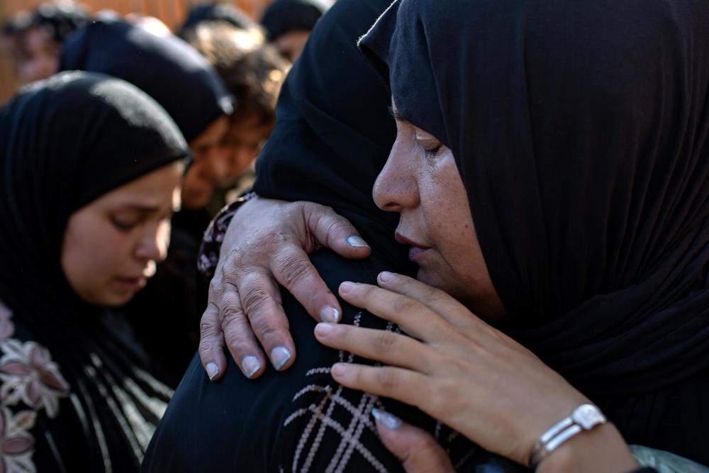 Quase 70% dos mortos em Gaza entre novembro de 2023 e abril de 2024 eram mulheres e crianças