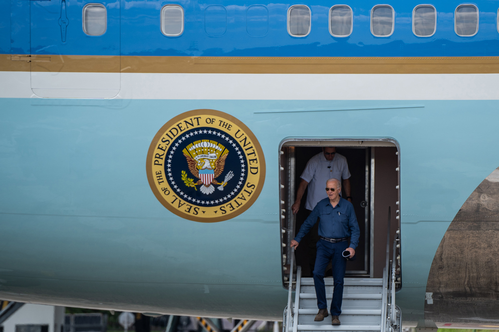 Biden desembarca em Manaus e sobrevoa a floresta em visita histórica à Amazônia