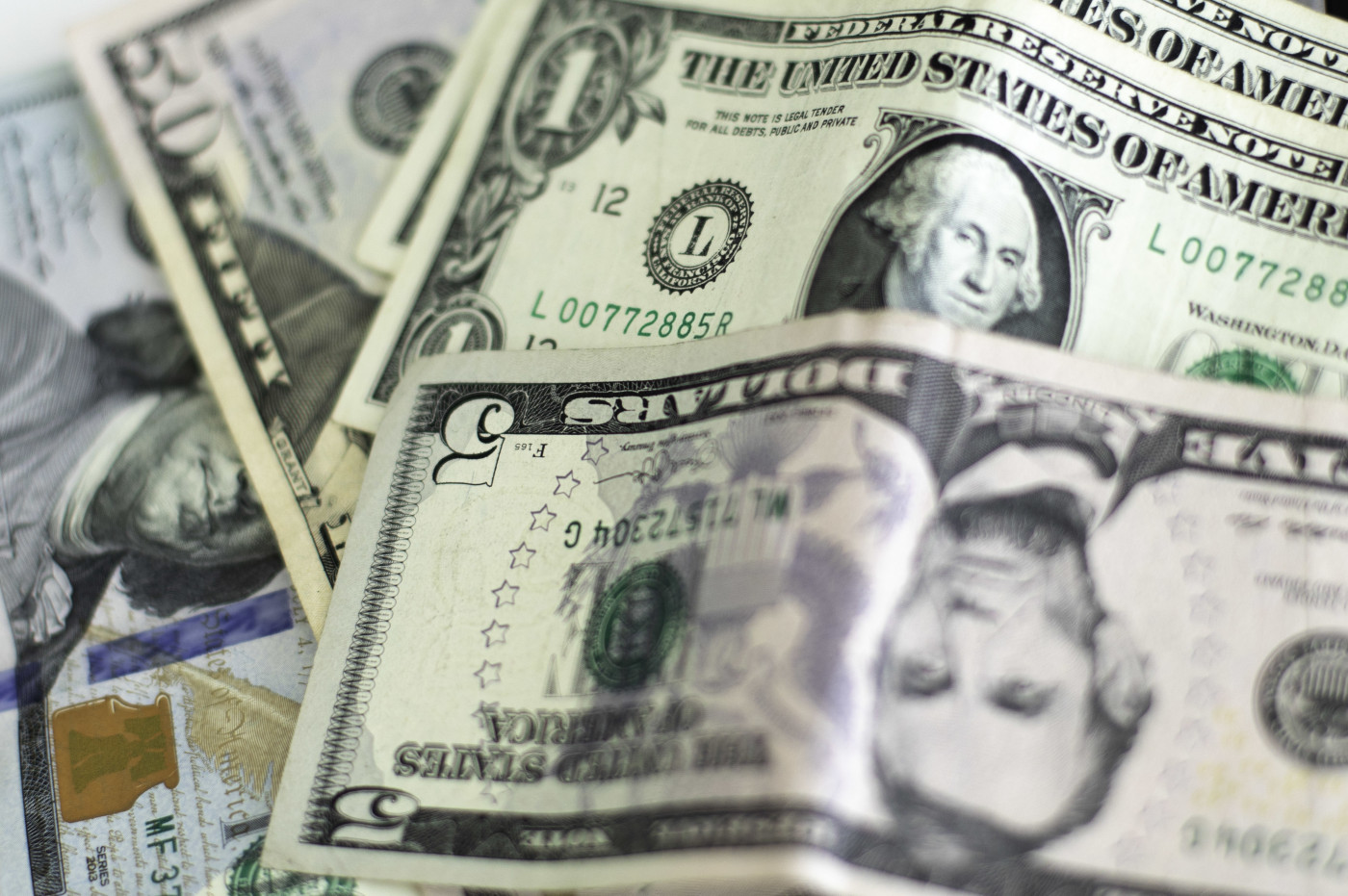 Dólar fecha a R$ 5,18, o maior nível desde 30 de março