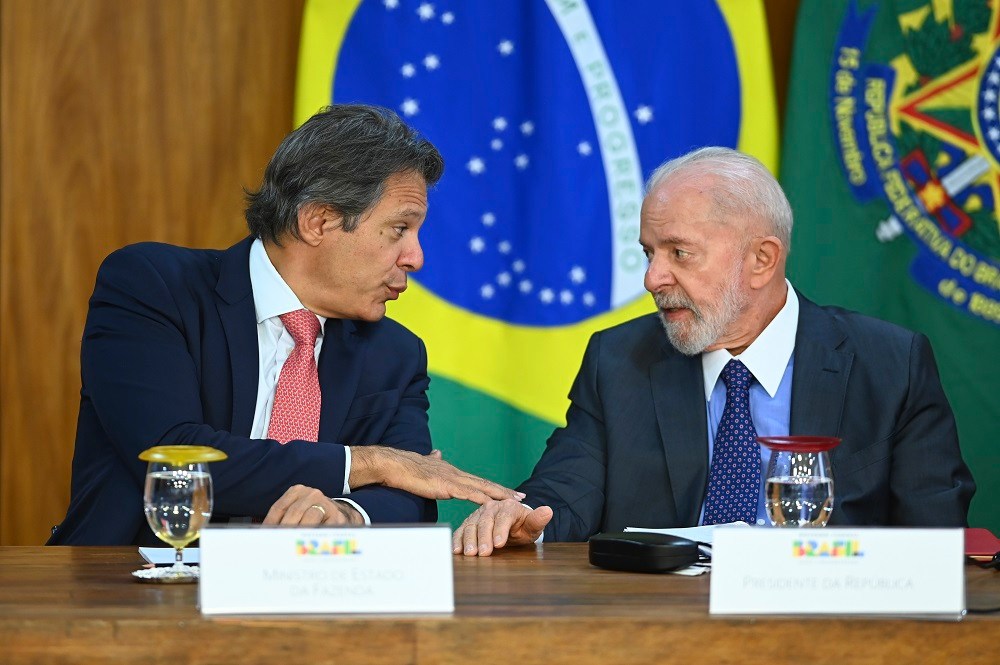 Pacote de revisão de despesas de Haddad aguarda aprovação de Lula para ser anunciado
