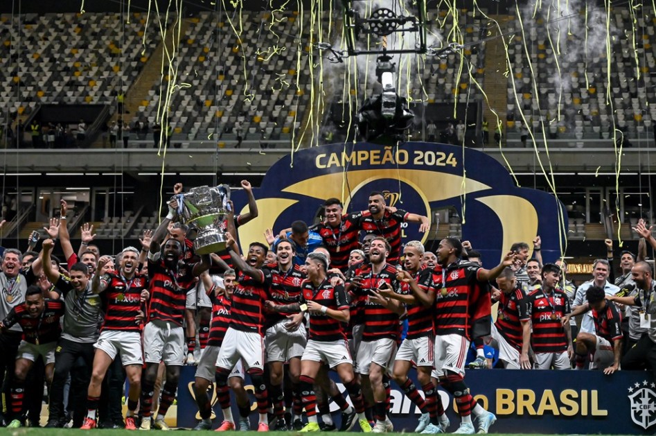 Jogadores do Flamengo celembram título
