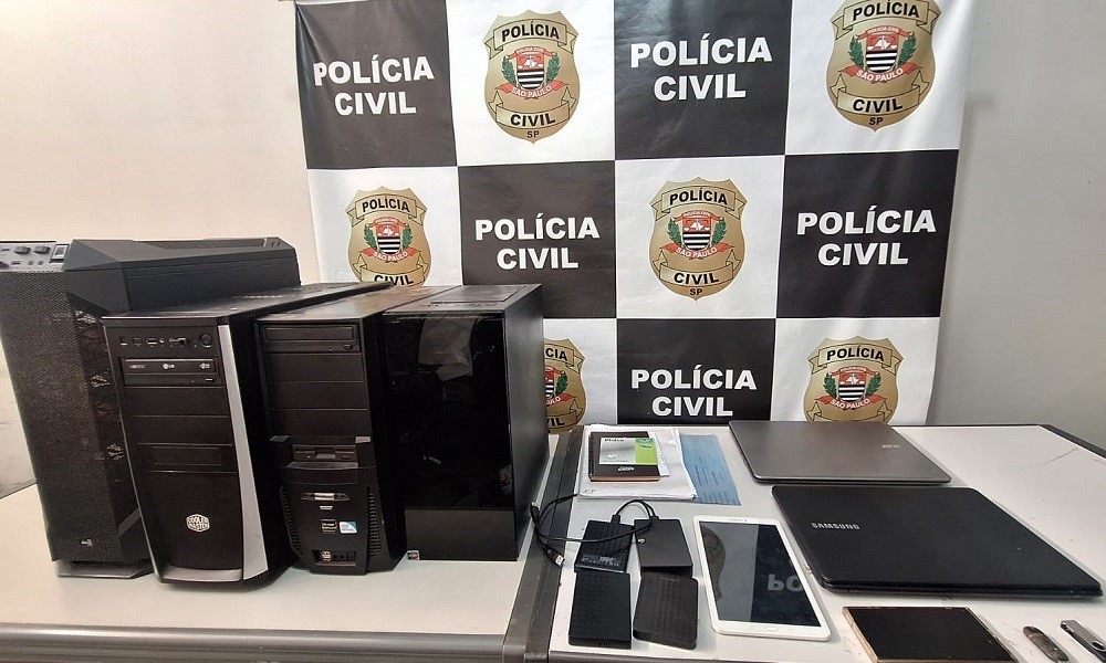 Material apreendido pela Polícia Civil de São Paulo na Operação Tatu Canastra