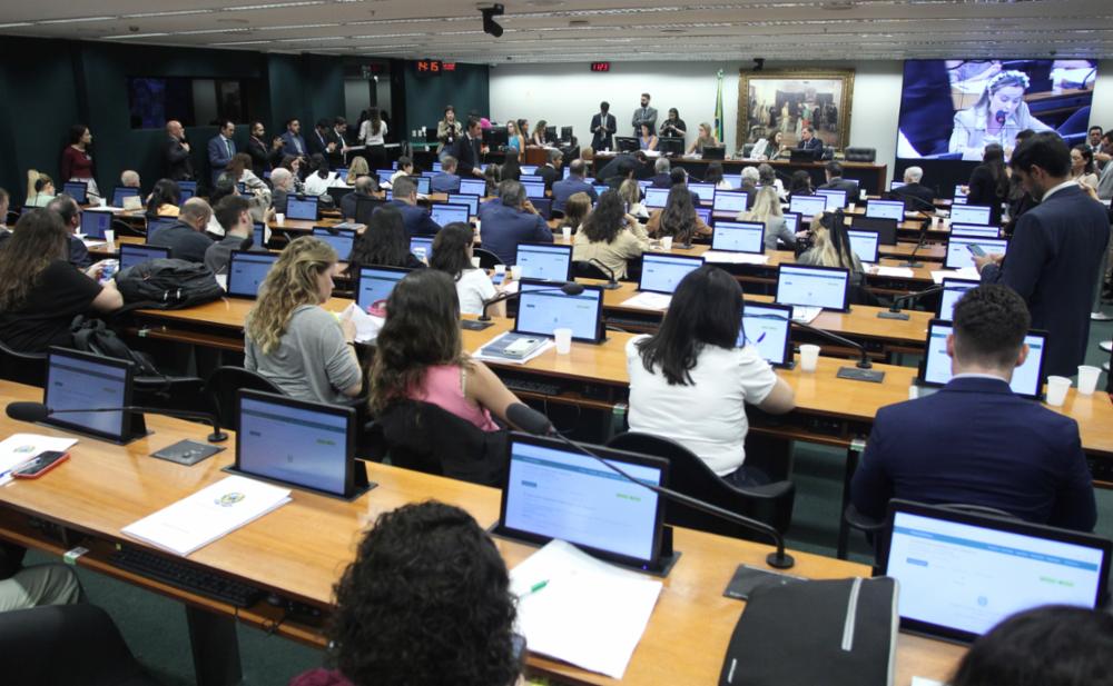Câmara aprova MP com crédito de R$ 330 milhões para subsídio ao gás de cozinha