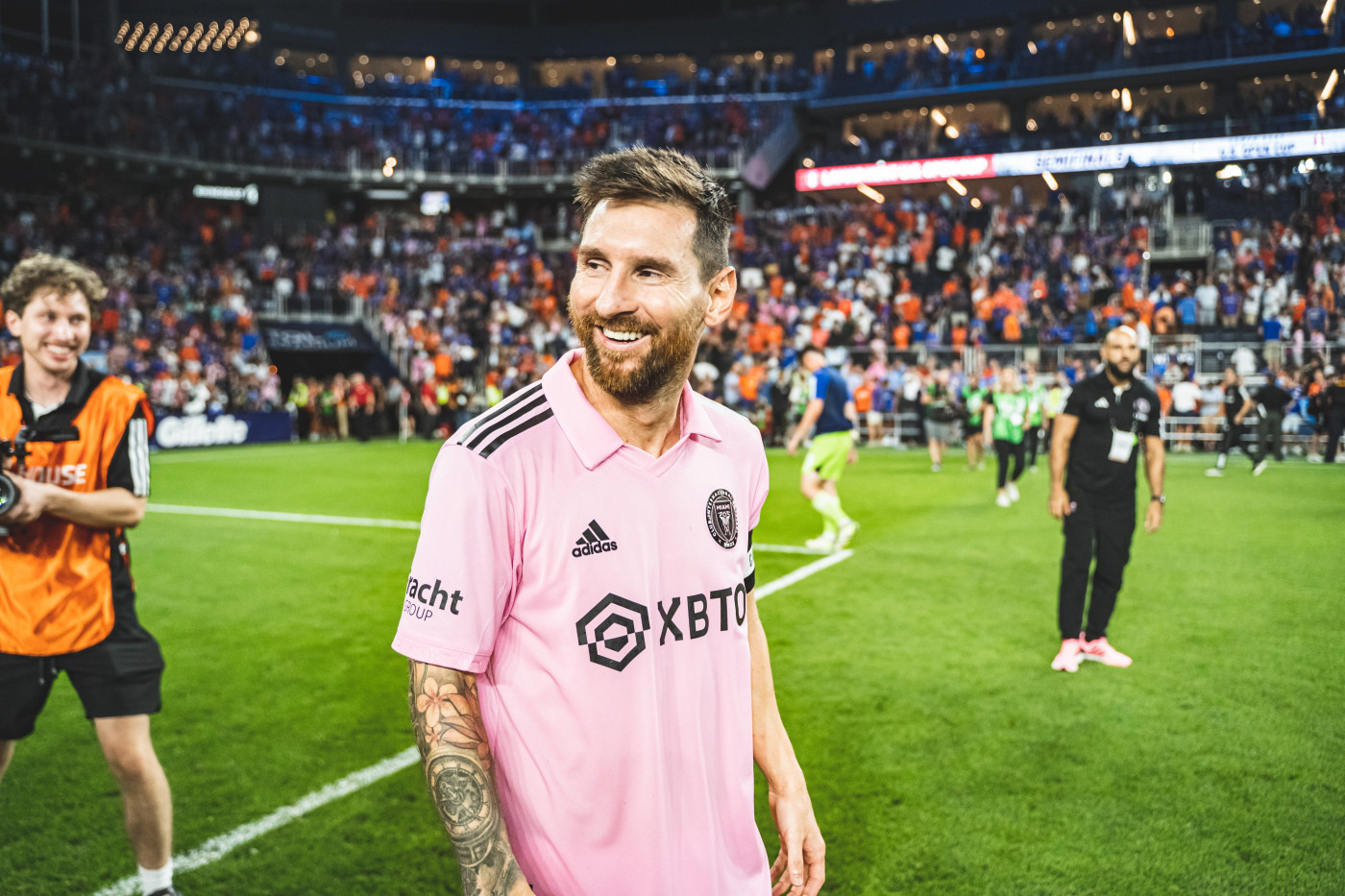 Messi elogia nova geração do Barcelona: ‘Este time é espetacular e não me surpreende’