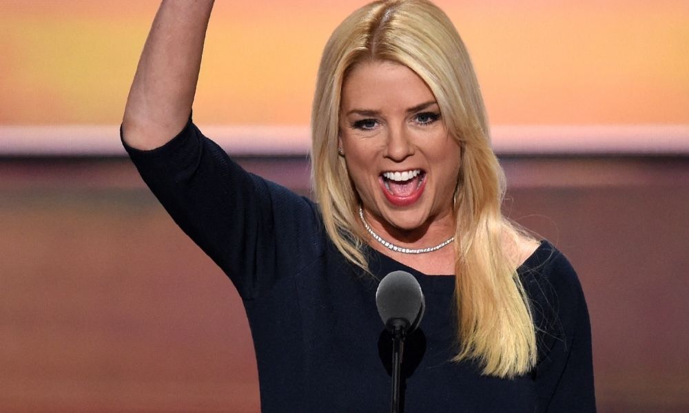 Após desistência de Matt Gaetz, Trump nomeia Pam Bondi como Secretária de Justiça