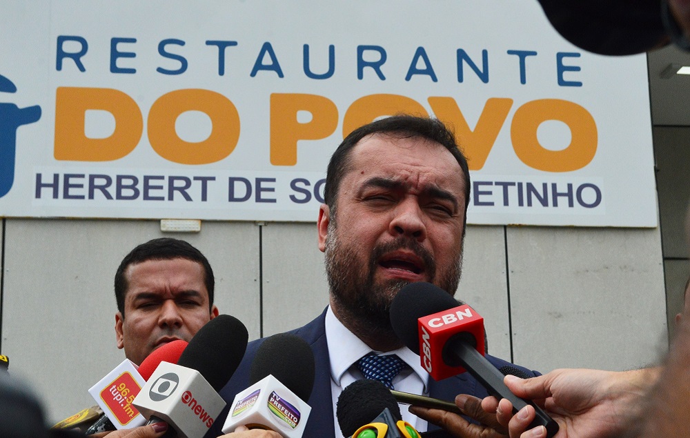 Com apoio de Flávio Bolsonaro, governador do Rio de Janeiro apresenta ao Senado proposta para combater o crime organizado