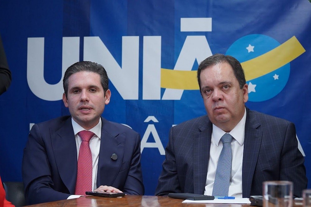 ‘A decisão foi do partido’, diz Elmar Nascimento após retirar candidatura à presidência da Câmara