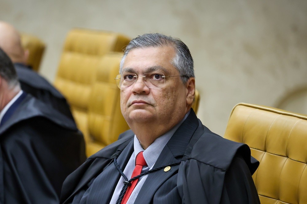Flávio Dino envia para PGR e CGU ação contra emenda de R$ 10 milhões