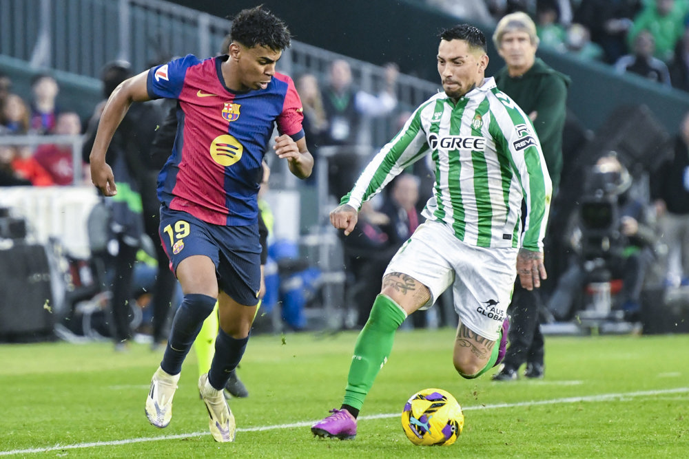 Barcelona sofre gol nos acréscimos, empata com Betis e vê liderança do Espanhol ameaçada