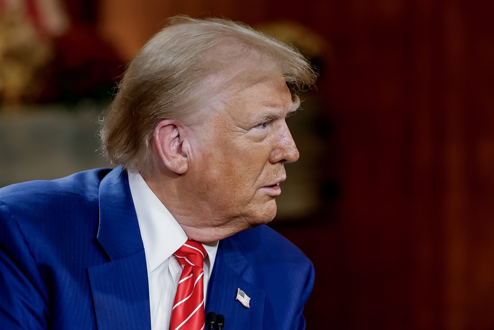 Trump diz que os EUA atingiram o Irã ‘com força’ após ataques recentes