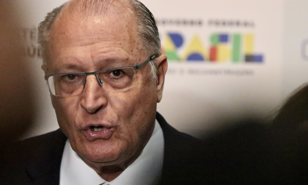 Nova tarifa dos EUA contra exportações do Brasil é 'injusta' e 'descabida', diz Alckmin