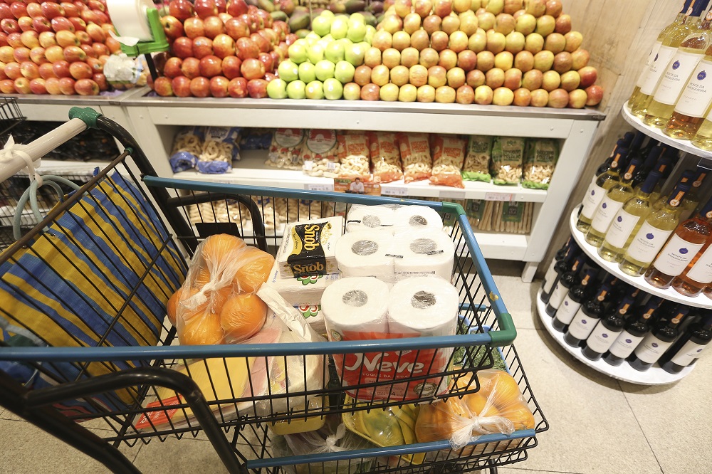 Consumo nos lares brasileiros cresce 4,4% em comparação a 2023