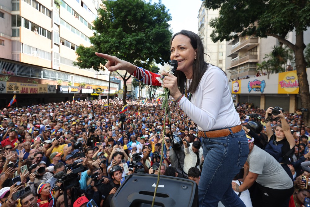 ‘Maduro está consolidando golpe de Estado’, diz María Corina, líder da oposição na Venezuela
