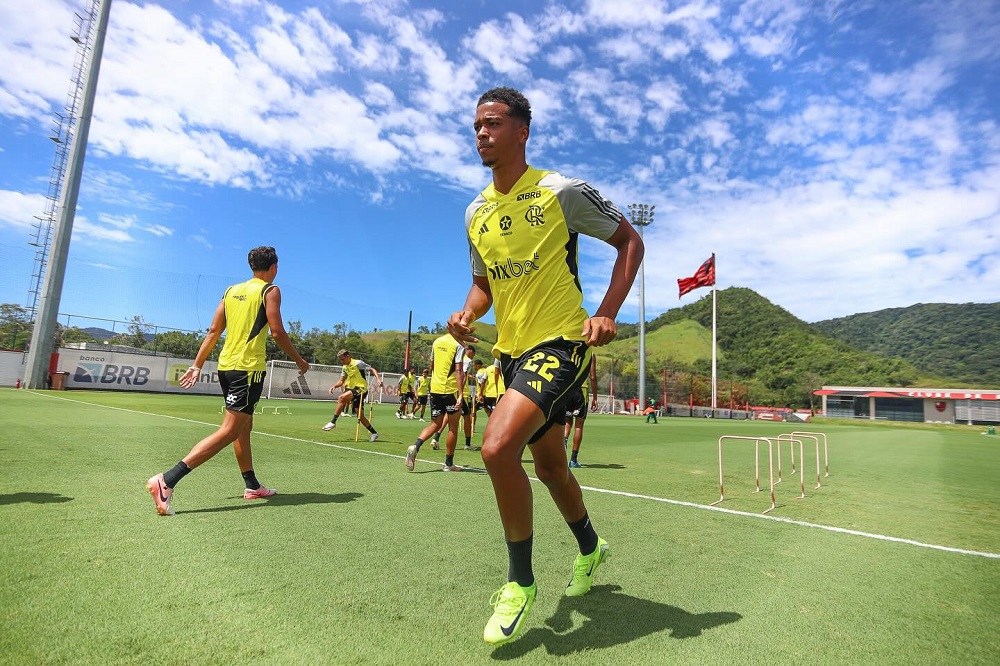 Clube da Série A tenta contratação de atacante do Flamengo