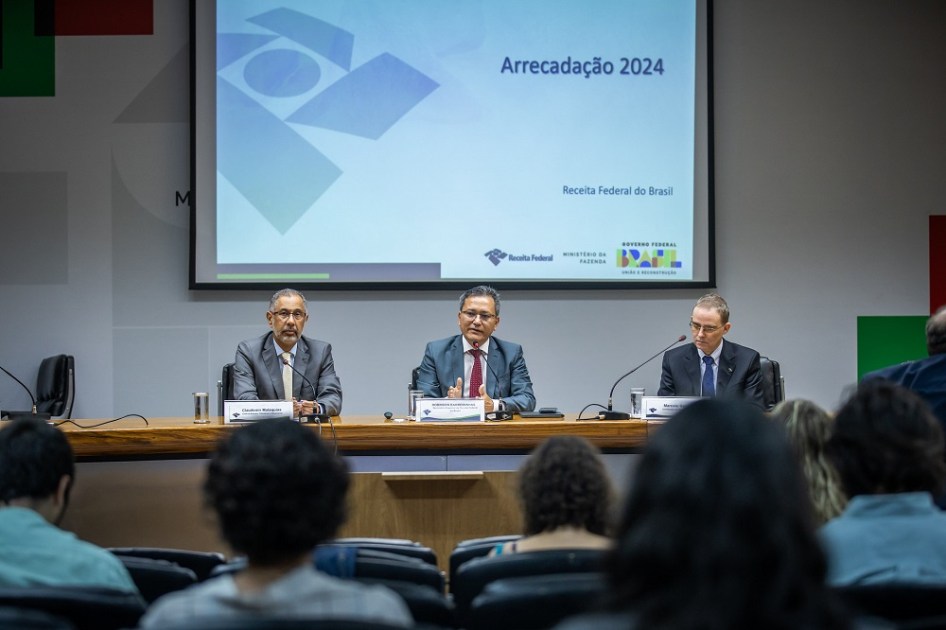 Coletiva da arrecadação federal de 2024