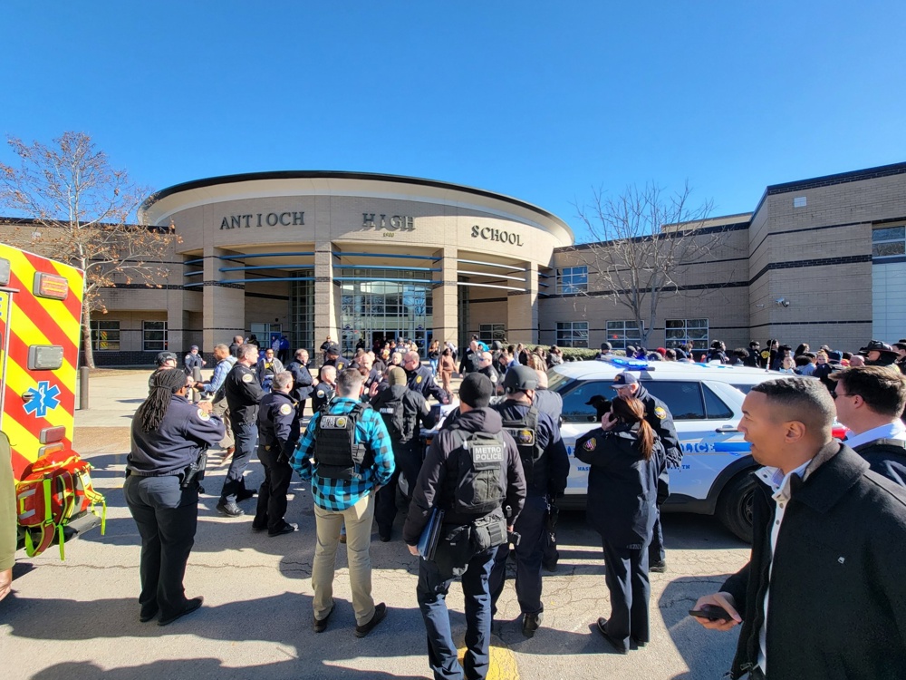 Tiroteio em escola de Nashville deixa uma estudante morta e outro ferido