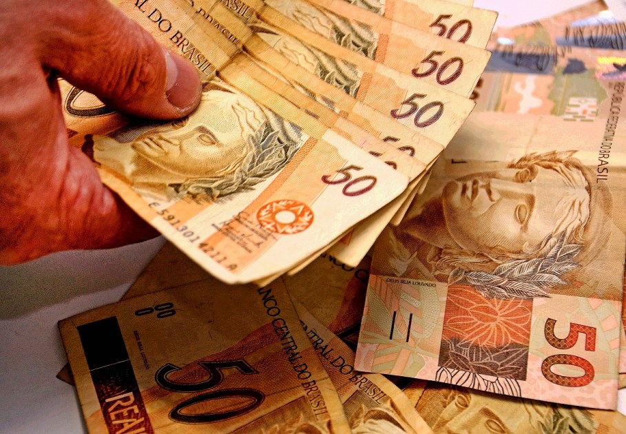Avanço de dois pontos percentuais em preços monitorados puxou revisão de alta da inflação em 2021