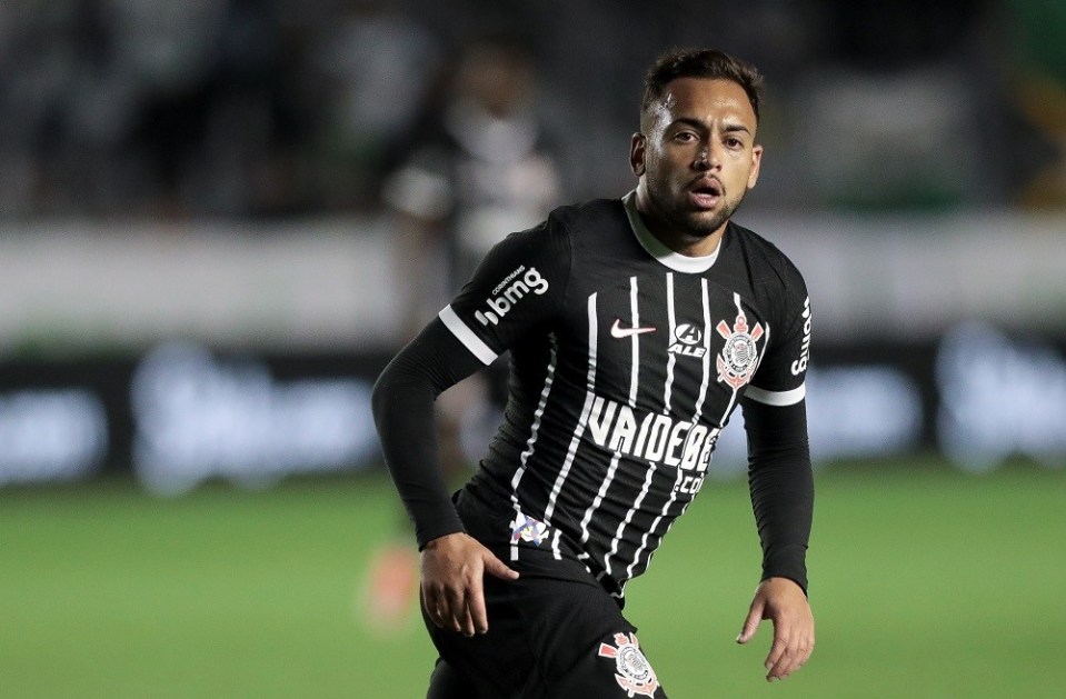 O volante Maycon durante jogo do Corinthians contra o Juventude, em Caxias do Sul