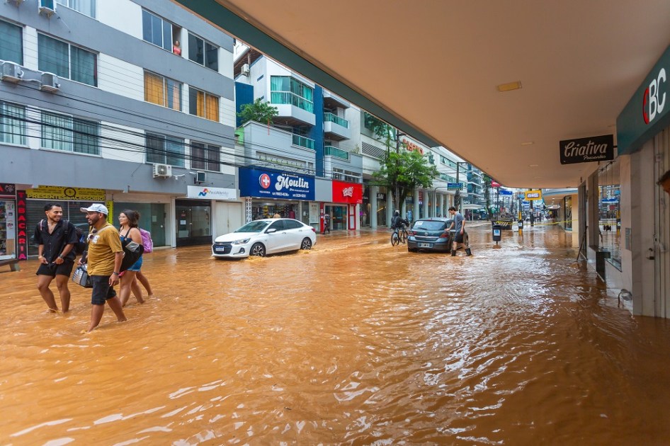 Balneário Camboriú decreta estado de emergência devido às chuvas