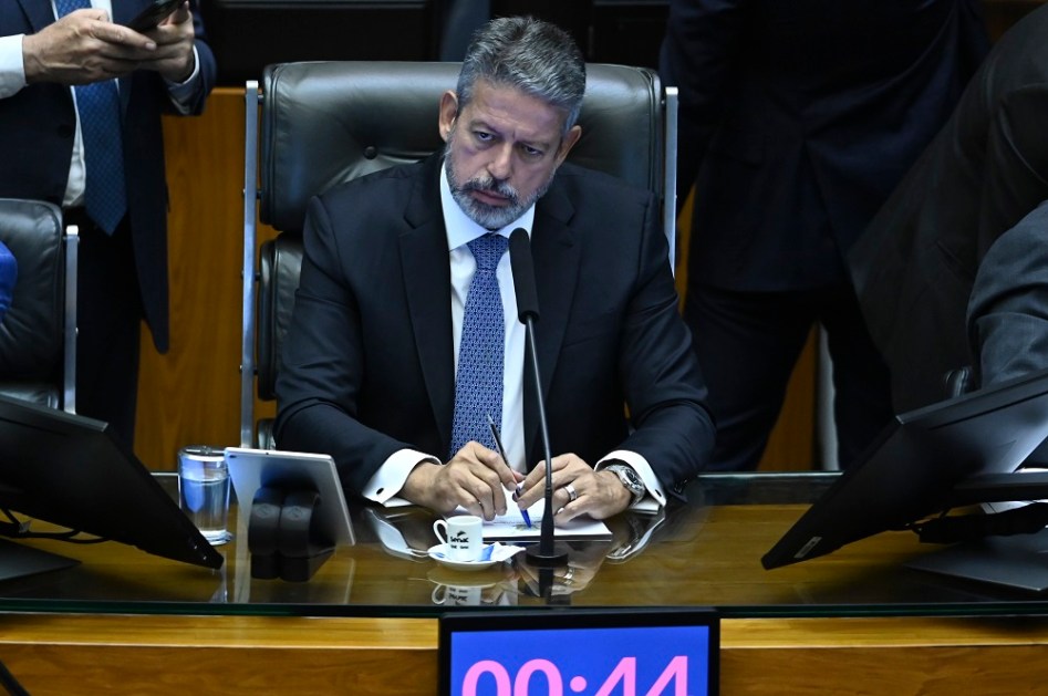 o Presidente da Câmara dos Deputados, Deputado Arthur Lira durante a sessão plenária coloca em votação a Reforma Tributária