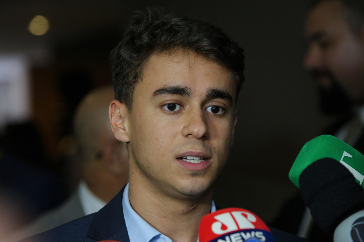 Nikolas Ferreira critica falta de discurso da esquerda e defende redução de idade mínima para o Senado