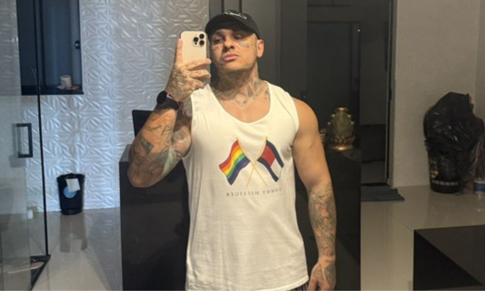 Toguro compartilha sexualidade