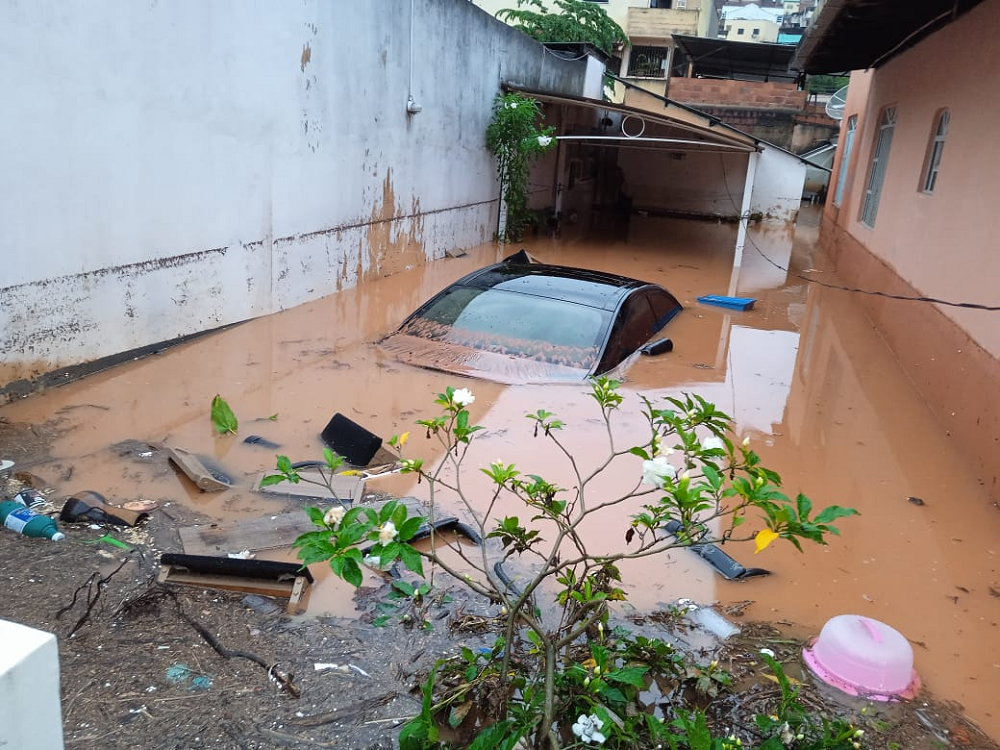 Número de mortos sobe para 11 após deslizamentos de terra em Ipatinga (MG)