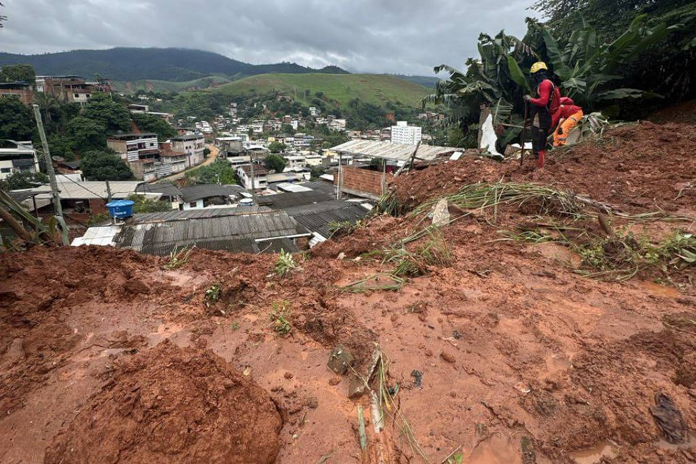 Temporal em Ipatinga (MG) causa deslizamentos e deixa ao menos nove mortos