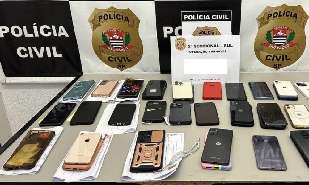 Celulares apreendidos com suspeita pela polícia de São Paulo
