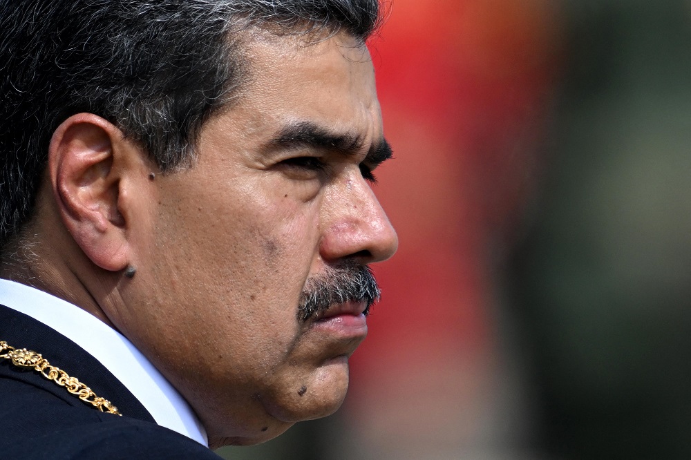 Venezuela restringe água para asilados sob tutela do Brasil na embaixada da Argentina