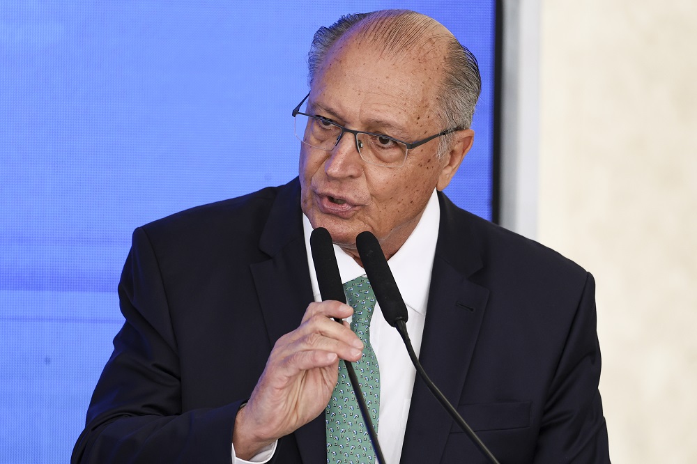 Alckmin apoia cotas de exportações de aço e alumínio pelos EUA
