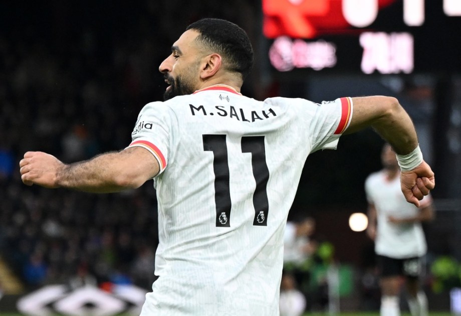 Mohamed Salah, do Liverpool, comemora após marcar o segundo gol (0-2) durante a partida da Premier League inglesa entre AFC Bournemouth