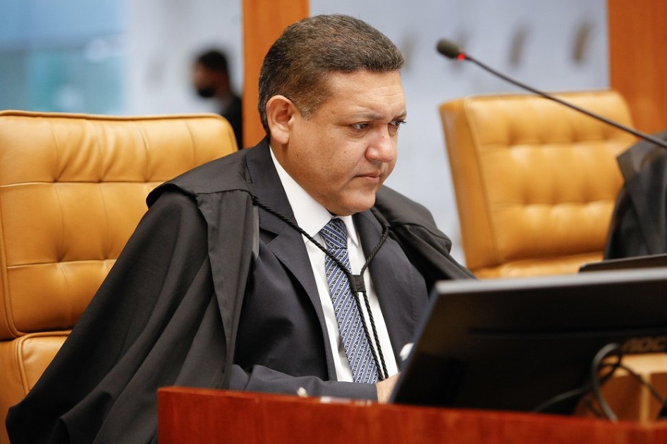 Ministro Nunes Marques durante sessão plenária do STF