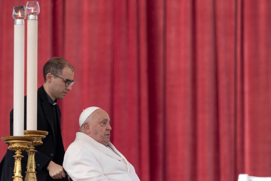 Papa Francisco celebra uma missa pelo Jubileu das Forças Armadas