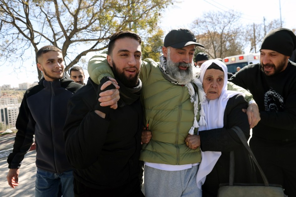 Prisioneiros palestinos são libertados em meio a acordo de cessar-fogo entre Israel e Hamas