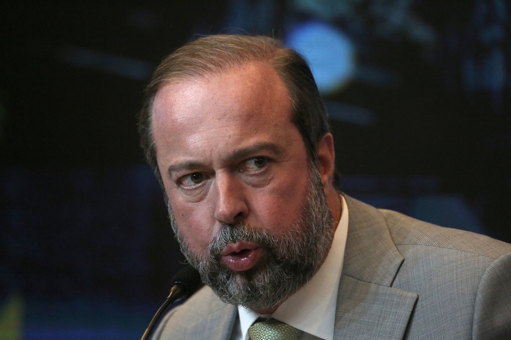 Alexandre Silveira critica Romeu Zema por apoio a Trump
