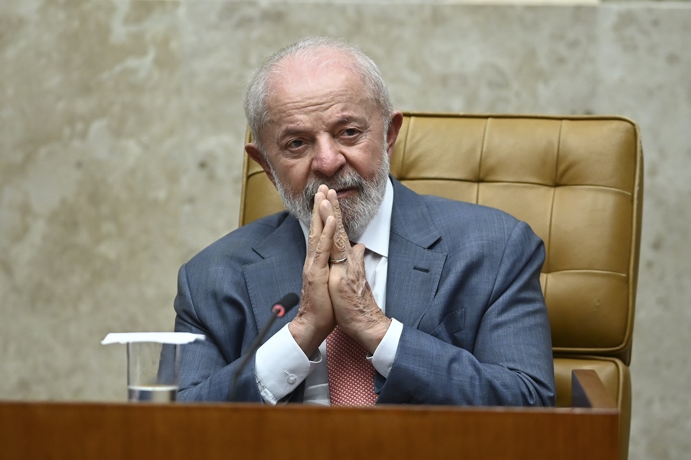 Lula diz que gestão anterior do BC foi ‘totalmente irresponsável’ e armou arapuca com alta do dólar