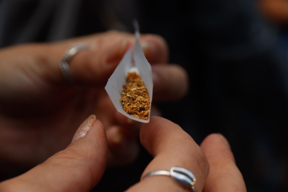 Supremo Tribunal Federal rejeita recursos e mantém decisão sobre porte de maconha