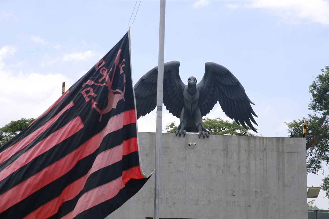 Flamengo formaliza acordo de indenização à família do goleiro morto no Ninho do Urubu