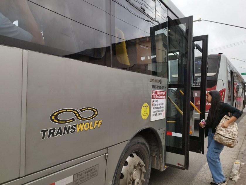 Ônibus da empresa Transwolff é visto no Terminal Guarapiranga, na zona sul de São Paulo