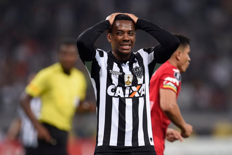Robinho, do Atlético Mineiro, faz gestos durante a partida da Copa Libertadores de 2017 contra o Wilstermann