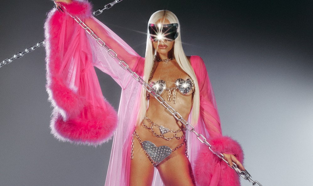 Sabrina Sato abre oficialmente o Carnaval 2025 com fantasia futurista